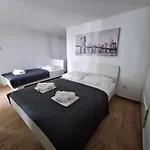 Loni 4